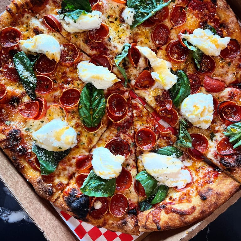 Savor Dinner with Neapolitan Pizza
